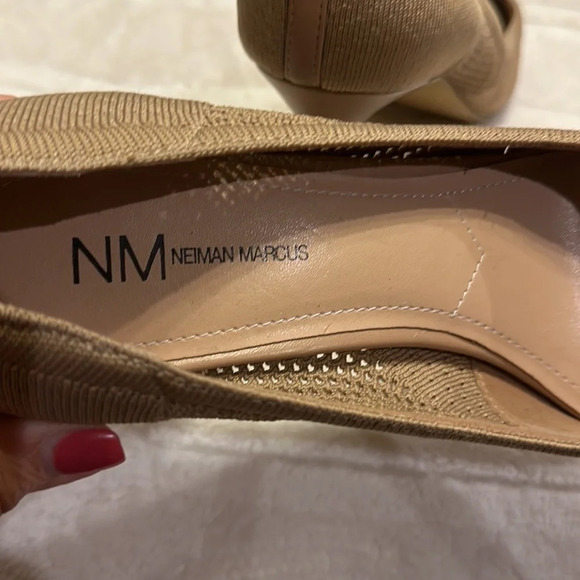 Neiman Marcus Sochi stretch knit pumps high heel - size 8.5 - Picture 5 of 8